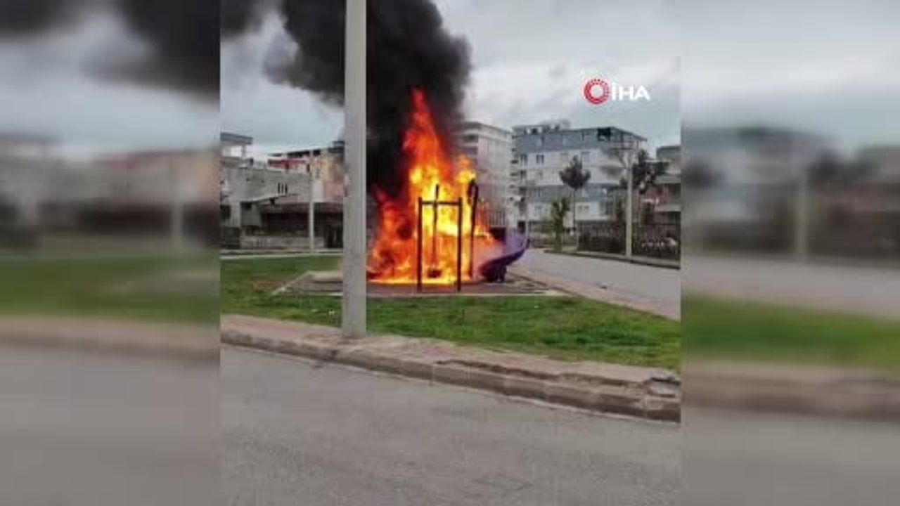 Batman'da Cudi Mahallesi'ndeki çocuk parkında çıkan yangın kontrol altına alındı