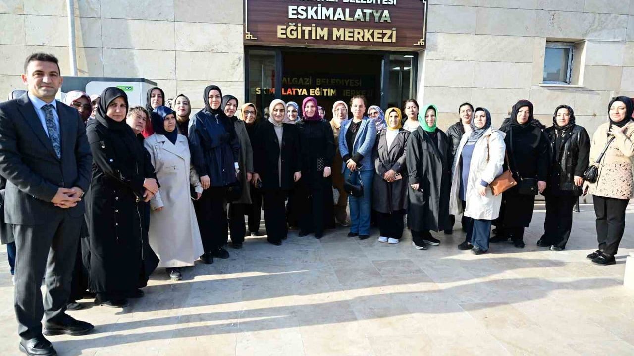 Battalgazi Belediyesi projelerini AK Parti Malatya İl Kadın Kolları'na yerinde tanıttı