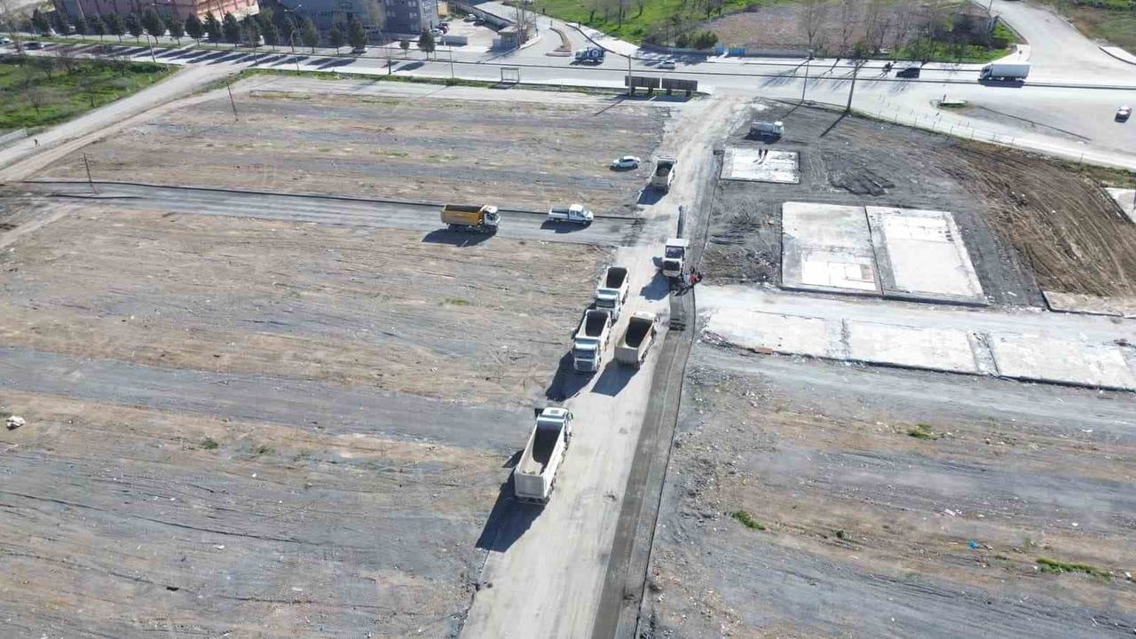 Battalgazi'de sökülen asfalt kırsal mahalle yollarında değerlendiriliyor