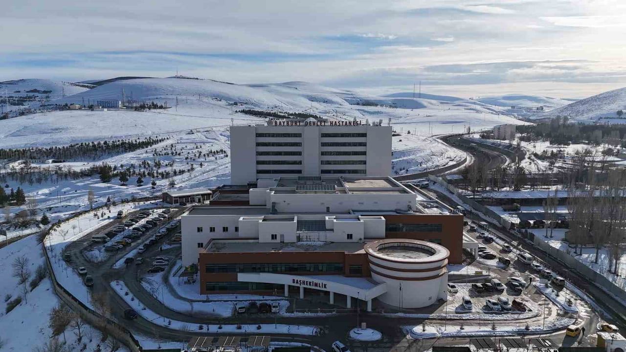 Bayburt Devlet Hastanesine Mart Ayında 42 bin 696 Hasta Başvurdu: İç Hastalıkları ve Ortopedi Öne Çıktı