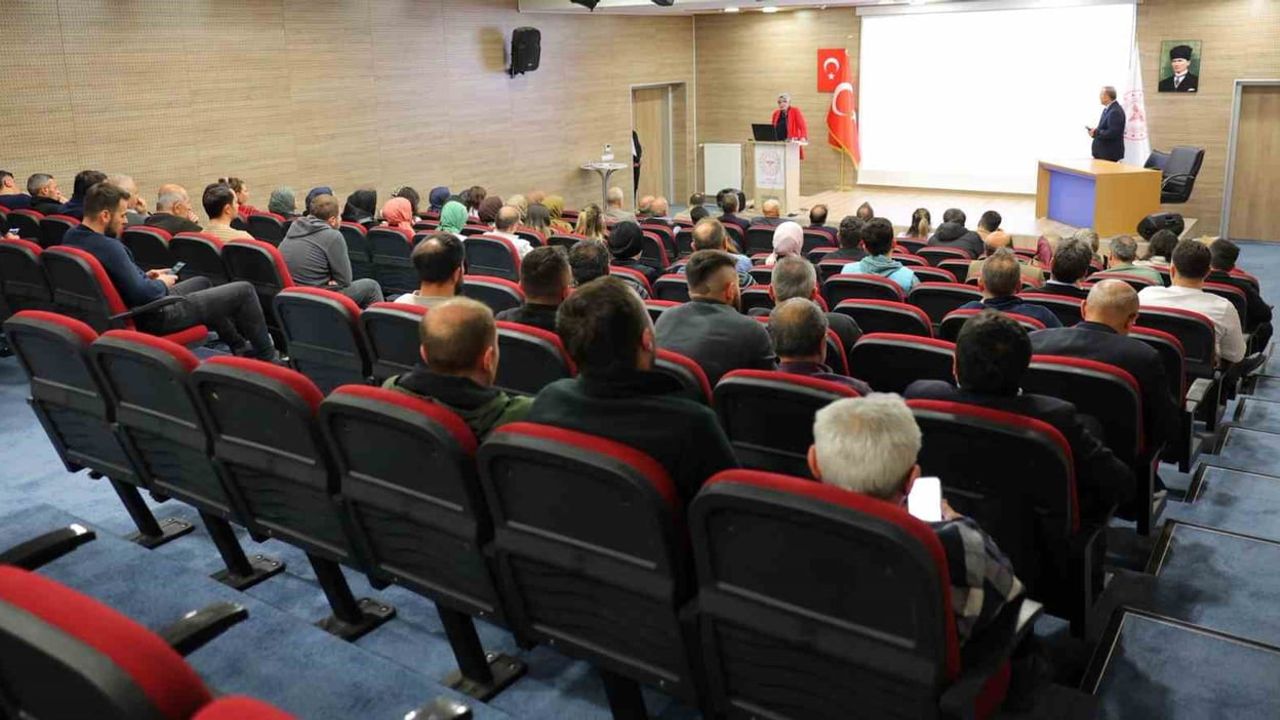 Bayburt İl Sağlık Müdürlüğü'nde sağlık personeline iç kontrol eğitimi