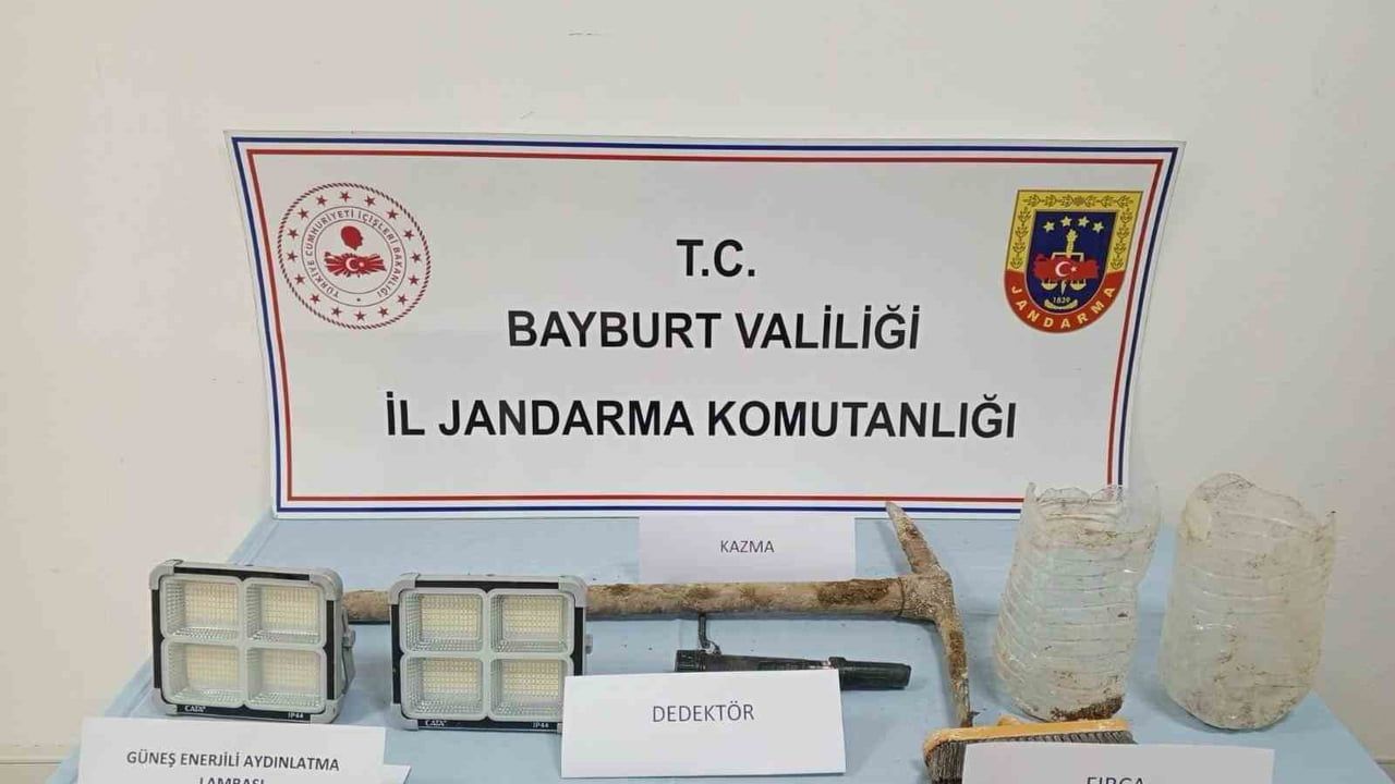 Bayburt’ta Birinci Derece Sit Alanında İzinsiz Kazı Yapan 4 Şüpheli Yakalandı