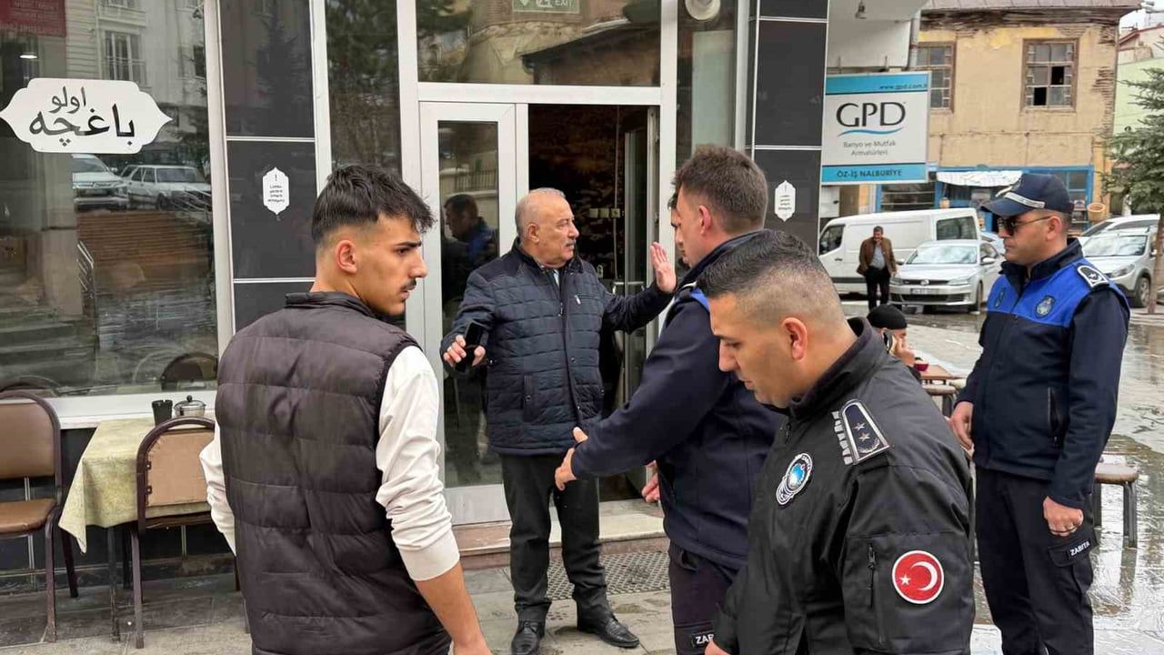 Bayburt’ta kaldırımlarda işgal denetimi: Zabıta ekipleri uyarıları sürdürüyor