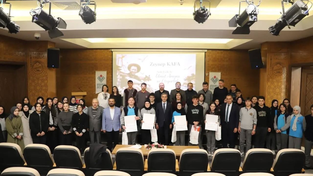 Bayburt’ta Lise Öğrencileri Sait Faik Abasıyanık’ı İl Panelinde Tartıştı