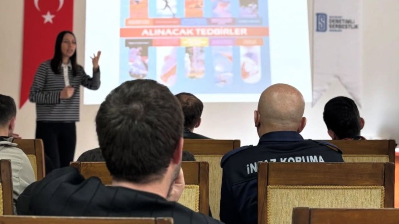 Bayburt'ta yükümlülere 'Kanser ve Kanserden Korunma Yolları' semineri verildi