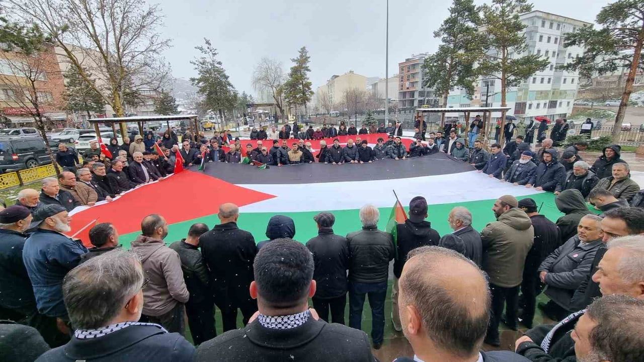 Bayburt’ta Yusufiye Camii önünde İsrail’in Filistin politikaları ve idam kararları protesto edildi