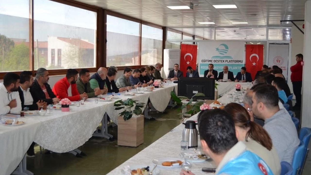 Bayındır'da Eğitime Ortak Adım: Kamu ve STK'lar İş Birliğini Güçlendiriyor