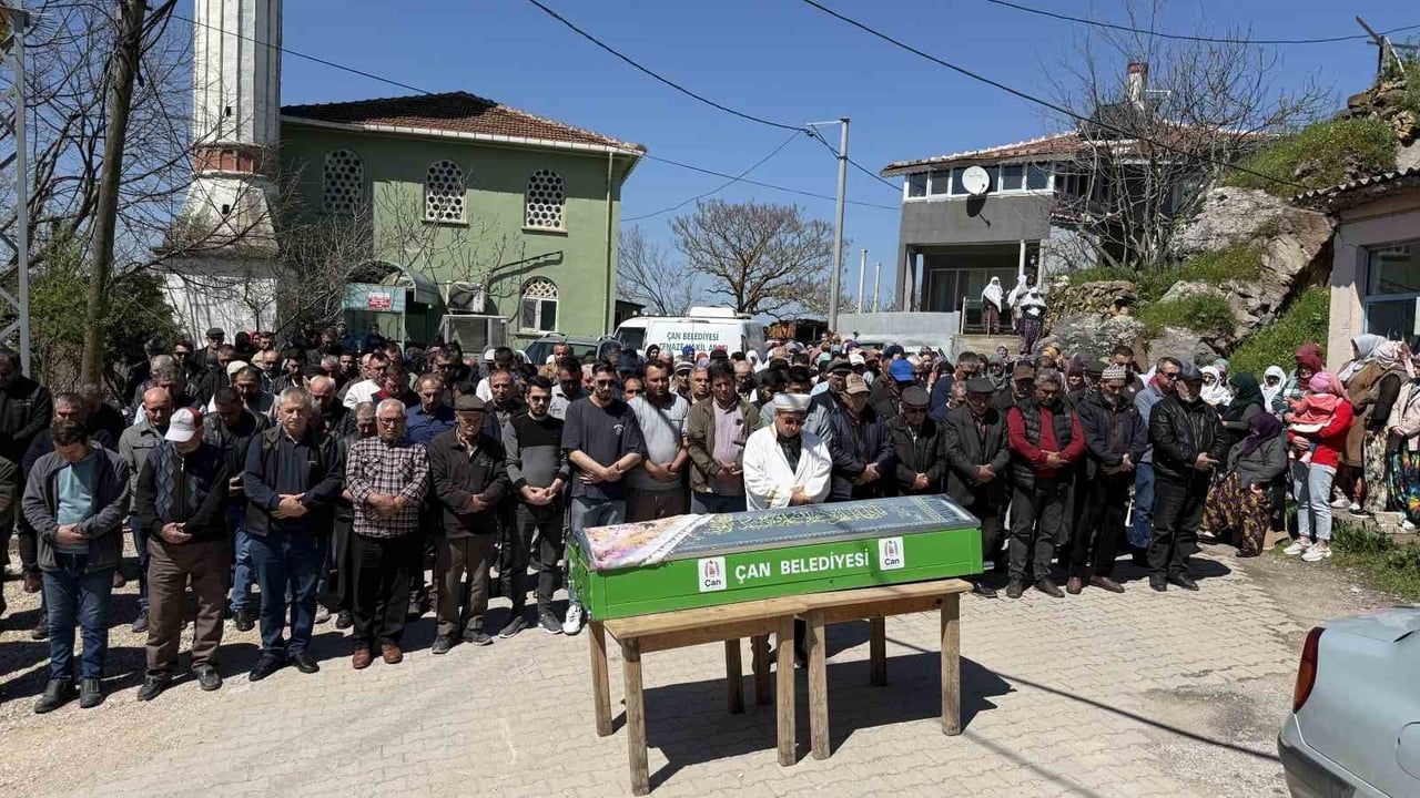 Bayramiç’te tartışma sonrası av tüfeğiyle öldürülen kadın Çan’da toprağa verildi