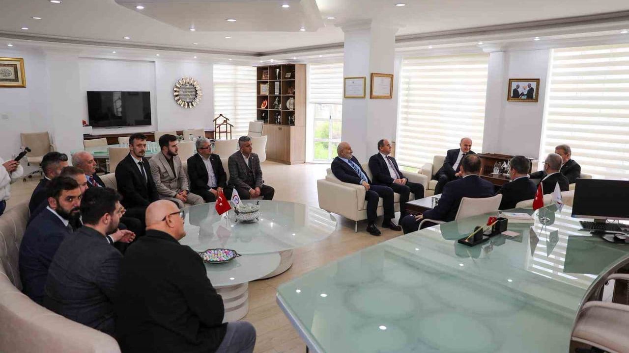 BBP Genel Başkanı Mustafa Destici'den Düzce Belediye Başkanı Dr. Faruk Özlü'ye ziyaret: "Hepimiz aynı kilimin desenleriyiz"