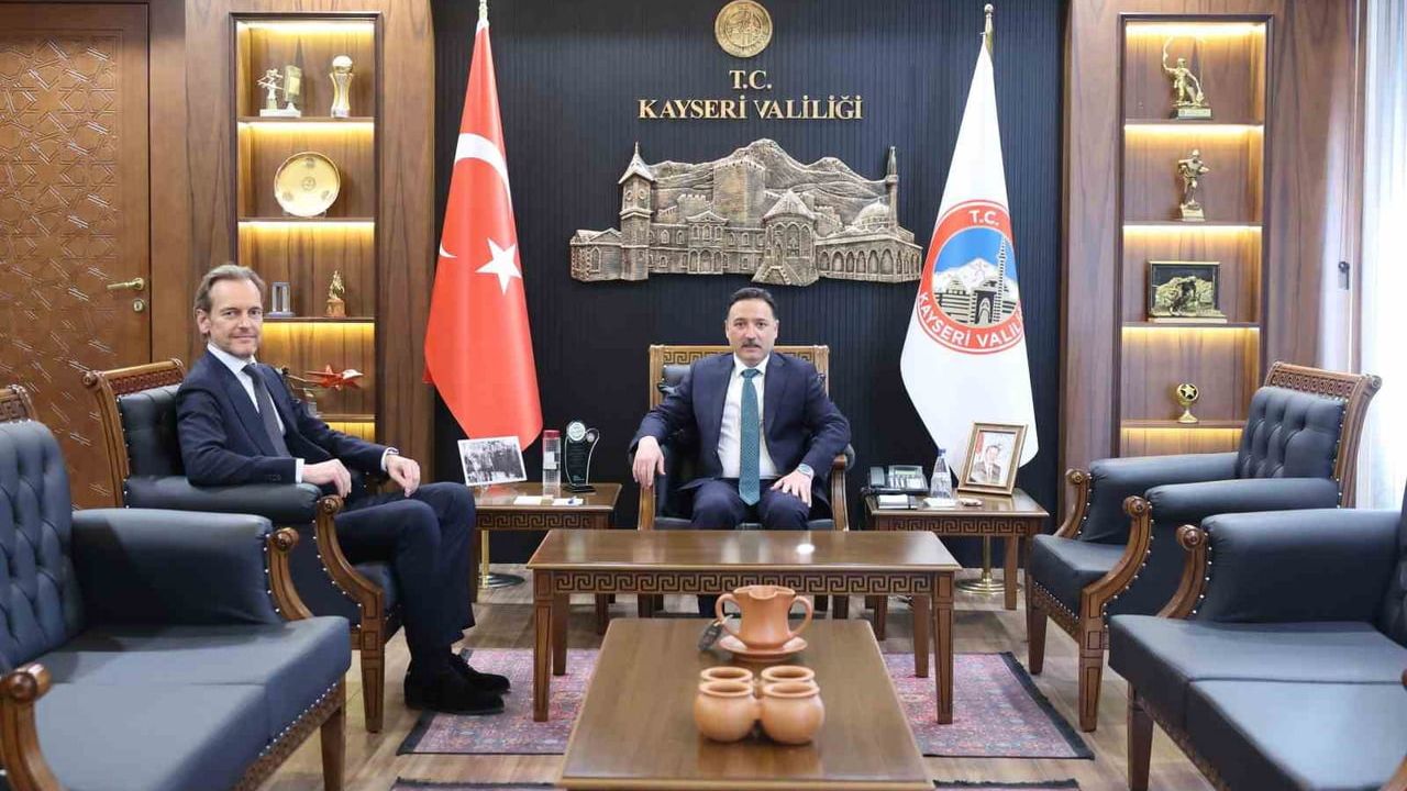 Belçika Ankara Büyükelçisi Hendrik Van de Velde'den Vali Gökmen Çiçek'e Nezaket Ziyareti