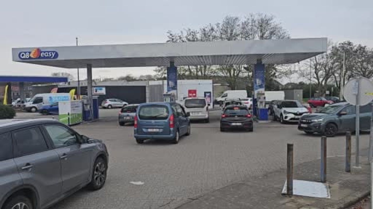 Belçika’da ABD-İran Gerilimi Akaryakıt Fiyatlarını Yükseltti: İstasyonlarda Kuyruklar Oluştu