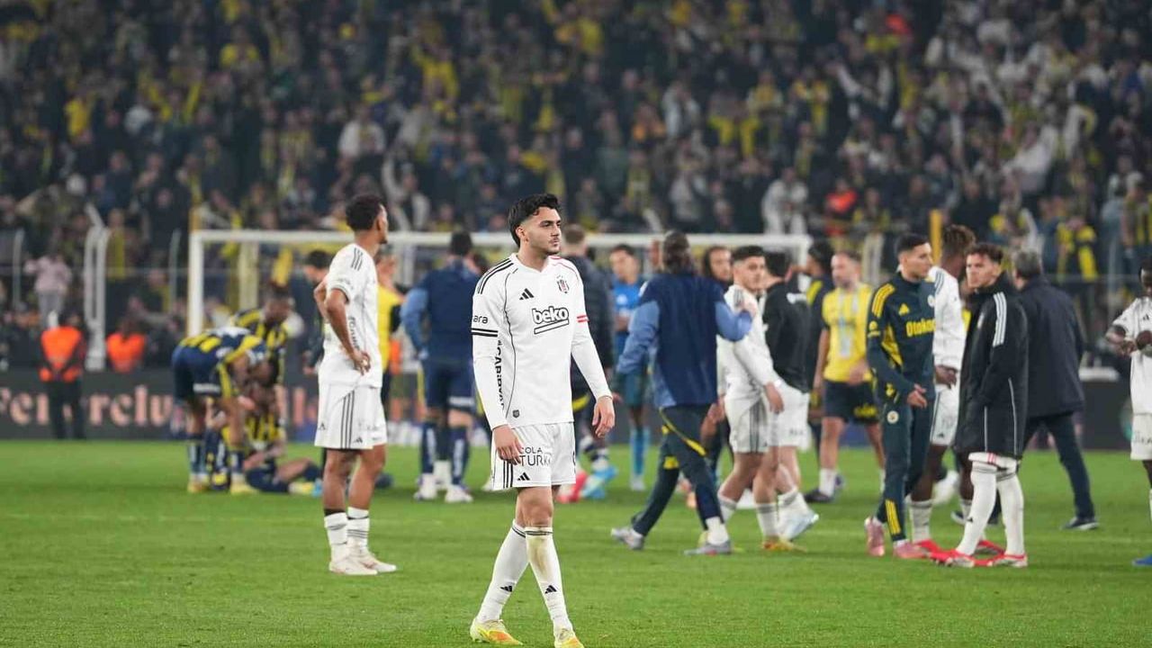 Beşiktaş, 11 maç sonra Kadıköy'de mağlup oldu: Fenerbahçe 1-0 (Süper Lig 28. hafta)