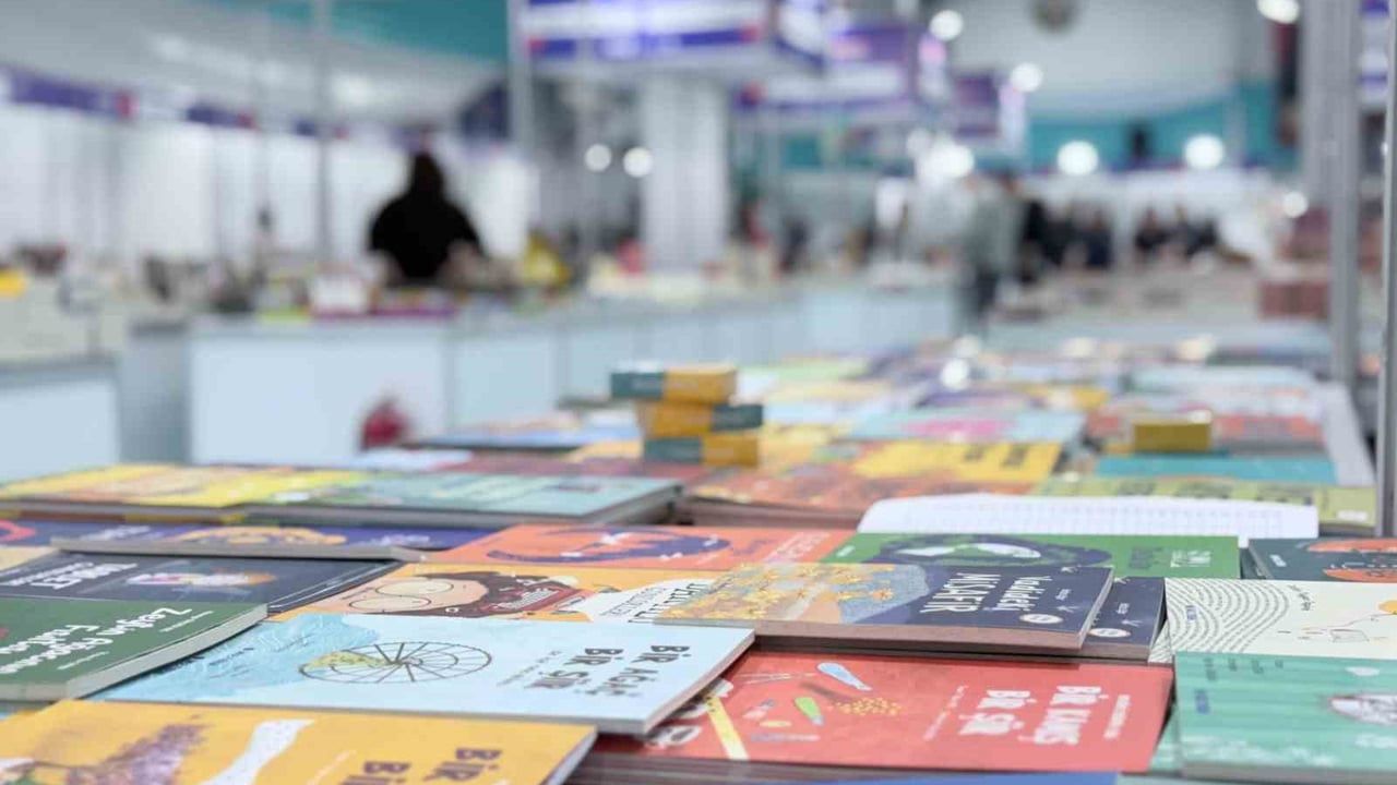 Beşiktaş Kitap Fuarı, 'Ben Okuyorum İstanbul Okuyor' Projesi Kapsamında Açıldı