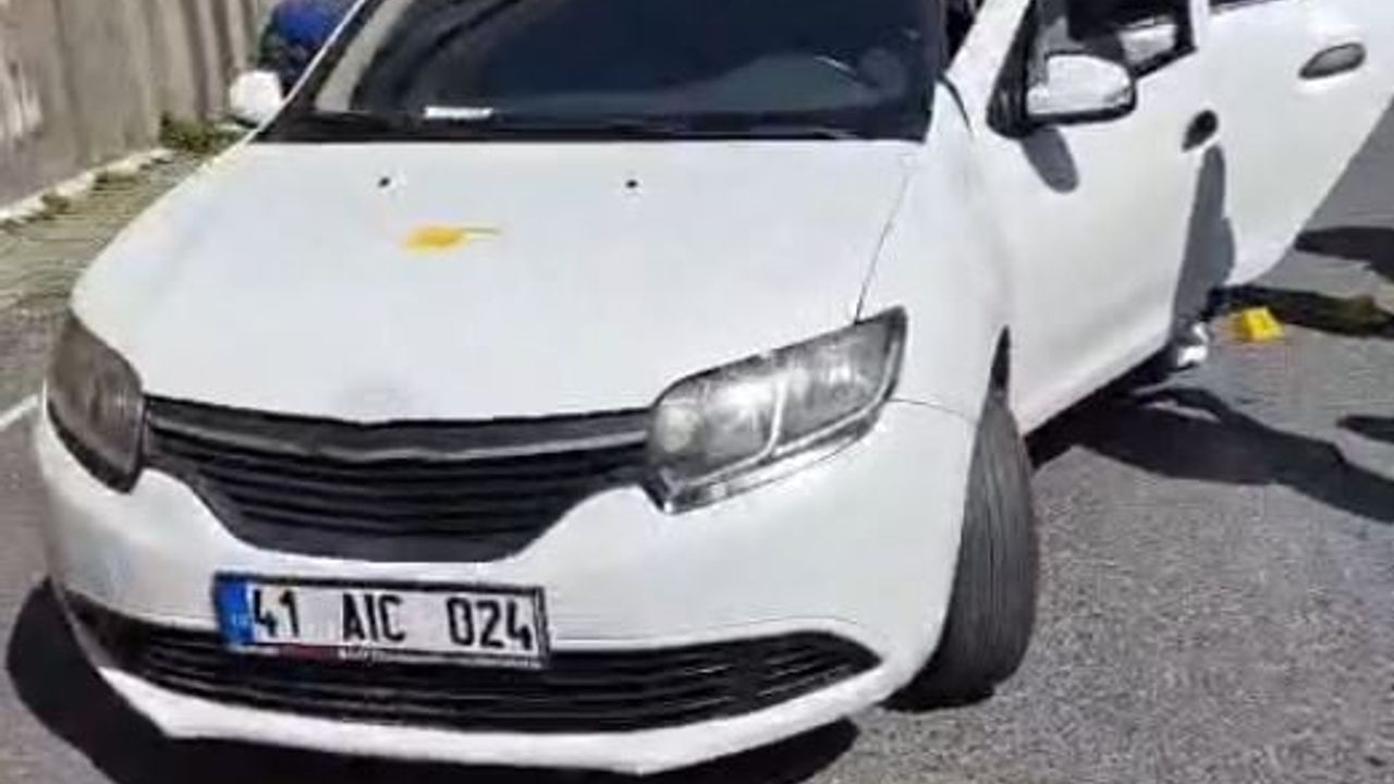 Beşiktaş'ta İsrail Konsolosluğu Önündeki Çatışmada Kiralanan Beyaz Otomobil İnceleniyor