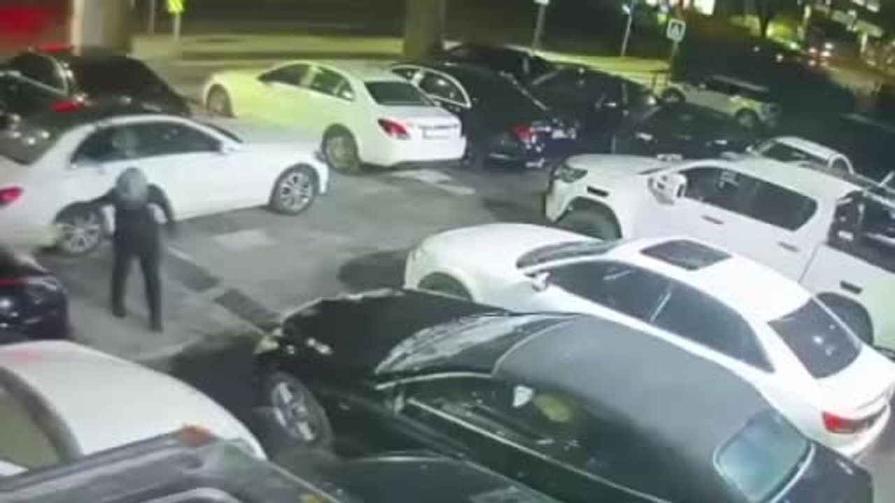 Beşiktaş’ta lüks araçların kundaklanması ve villa kurşunlaması güvenlik kamerasında