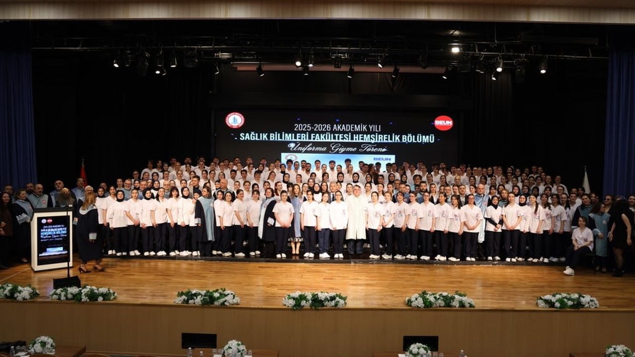BEUN'de Hemşirelik Öğrencileri Üniforma Giyme Töreniyle Mesleğe İlk Adımı Attı