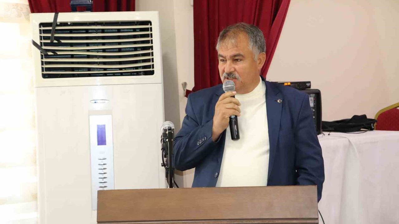 Beyağaç’ta 'Kırsal Kalkınma ve Ata Tohumu' konferansı: Yerel tohum ve organik üretim ön plana çıktı