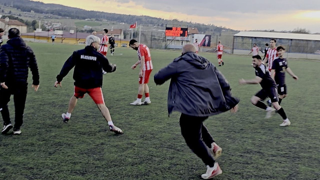 Bilecik 1. Amatör Lig Play-off'unda Maç Sonu Saha İçi Arbede