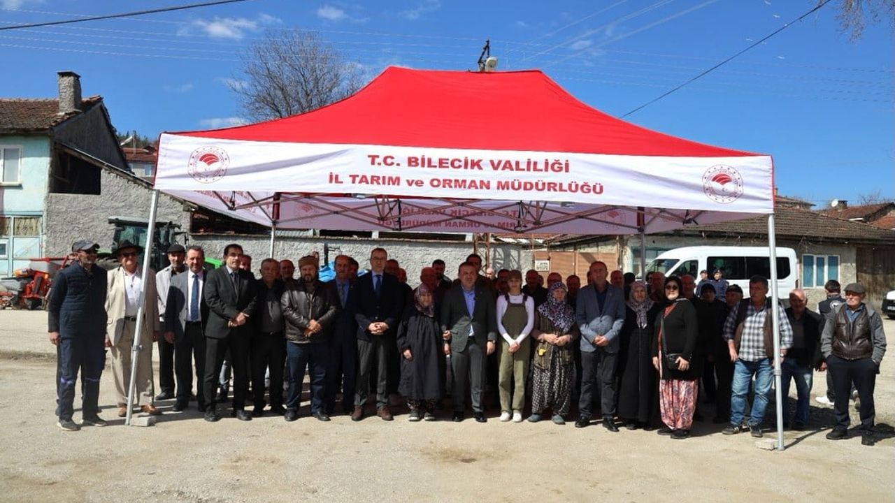 Bilecik Kurtköy’de 'Yağlık Ayçiçeği Tohumu Dağıtım Programı' düzenlendi