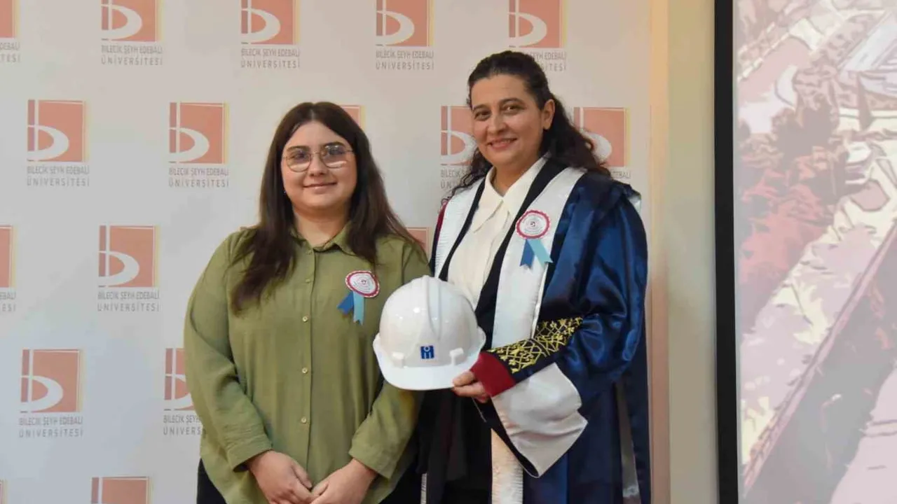 Bilecik Şeyh Edebali Üniversitesi'nde İnşaat Mühendisliği Öğrencileri İlk Baretlerini Taktı
