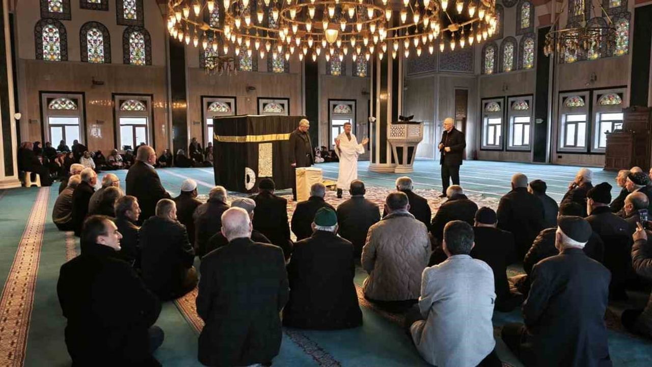 Bilecik'te 2026 Hacı Adaylarına Yönelik Hac Hazırlık Semineri Düzenlendi