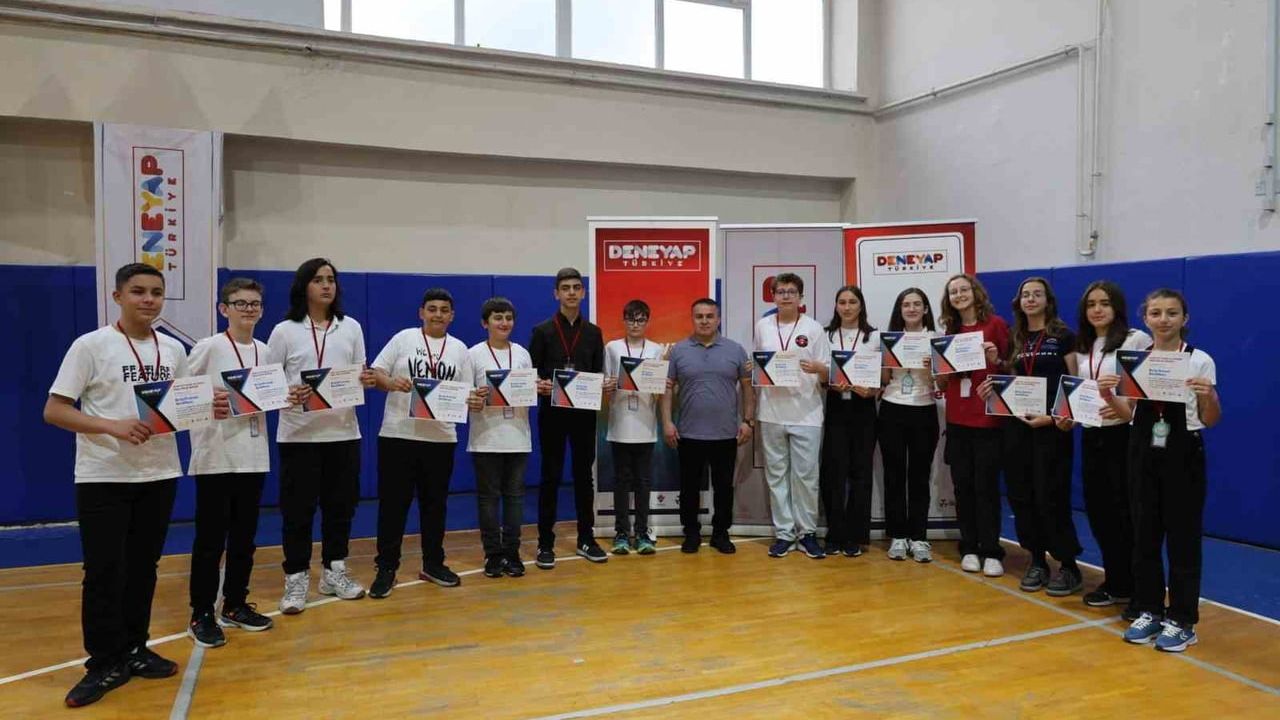 Bilecik'te DENEYAP E-Sınav Maratonu Başladı: 1112 Başvurudan 80 Öğrenci 36 Ay Ücretsiz Teknoloji Eğitimi Hakkı