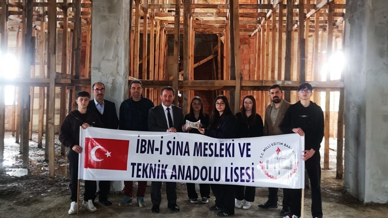Bilecik’te İbni Sina MTAL Öğrencileri Harçlıklarını Kuba Camii İnşaatına Bağışladı