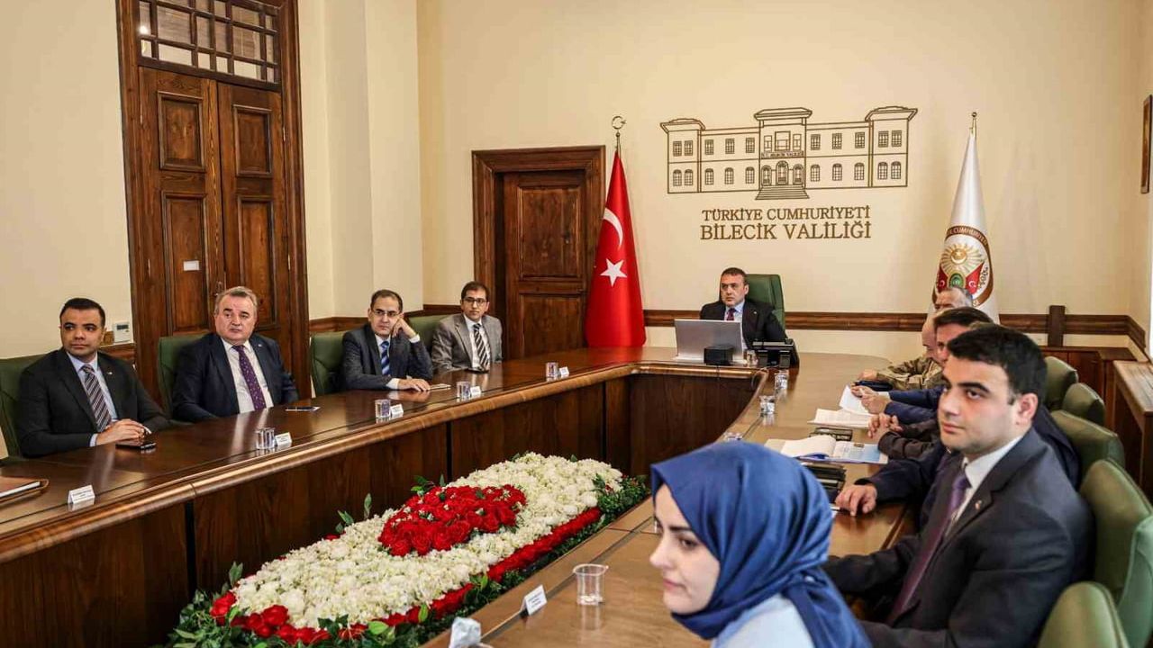 Bilecik’te İl Asayiş ve Güvenlik Toplantısı Vali Faik Oktay Sözer Başkanlığında Yapıldı