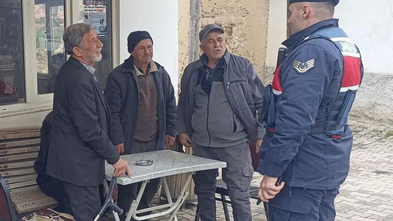 Bilecik’te Jandarma İl Genelinde Eş Zamanlı Bilgilendirme Faaliyeti Yürüttü