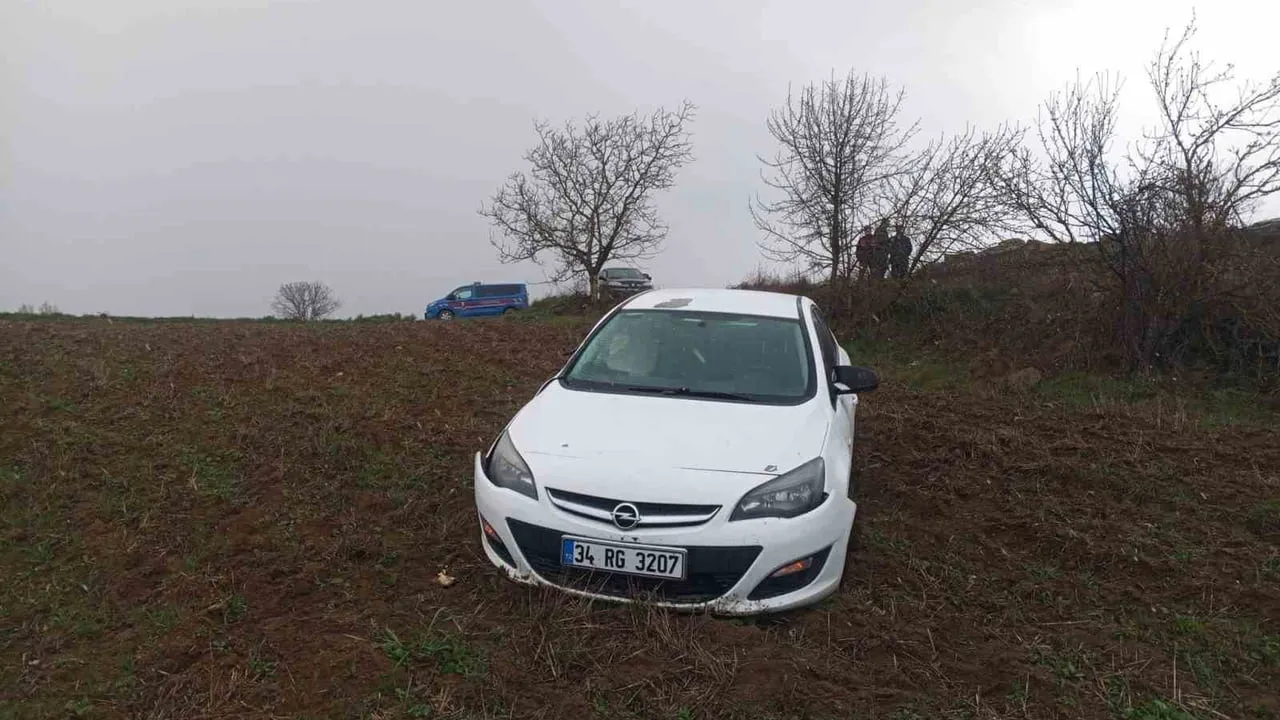 Bilecik’te kontrolden çıkan otomobil tarlaya uçtu: Sürücü ağır yaralandı