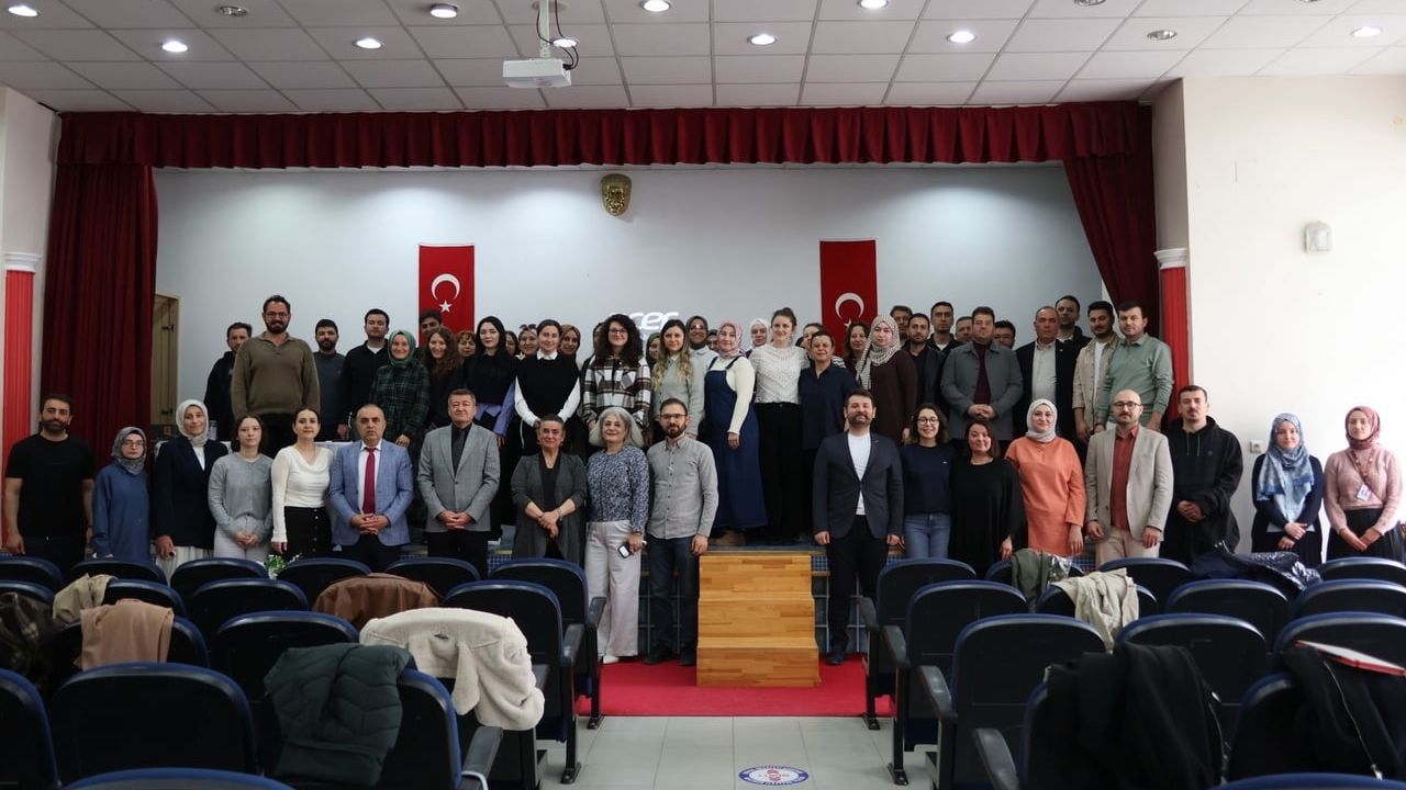 Bilecik’te 'Psikolojik Danışmanların Kişisel İyi Oluşu' semineri düzenlendi