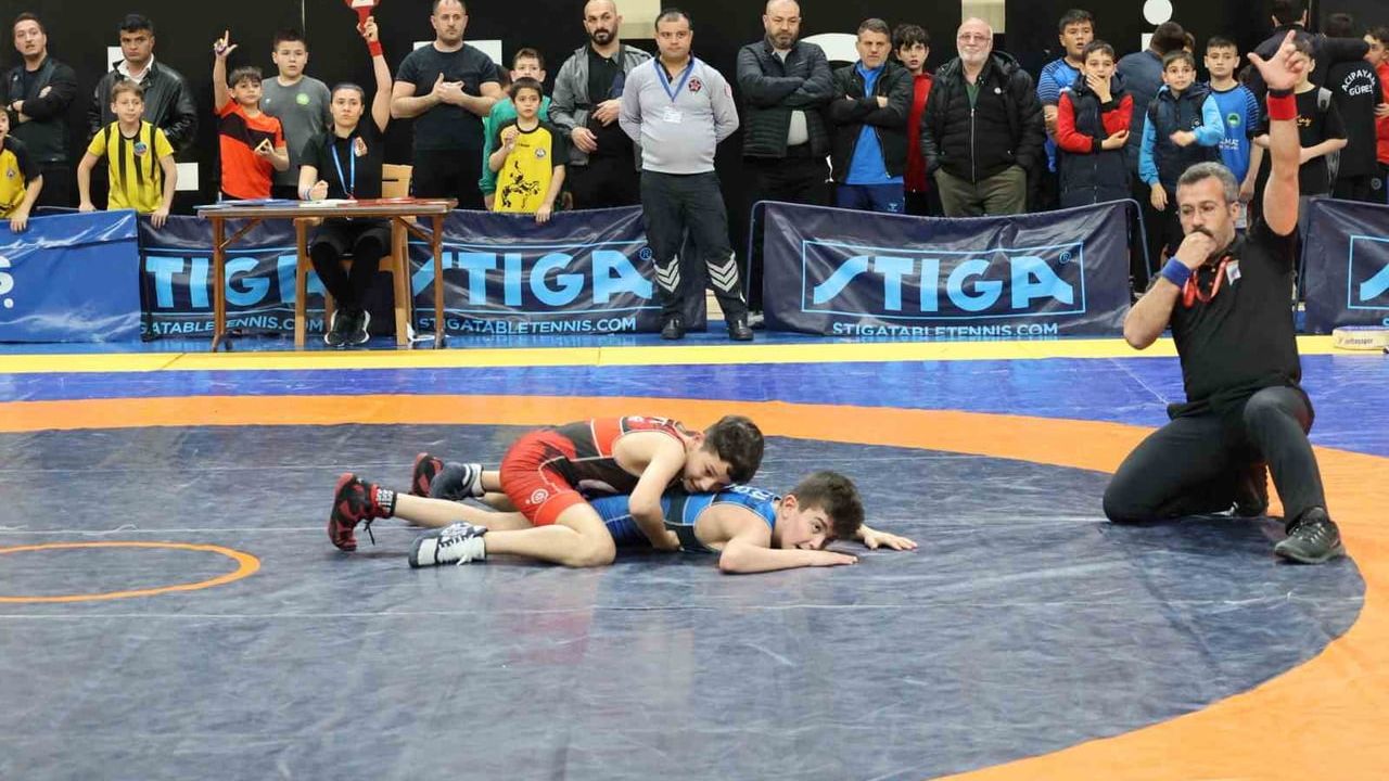 Bilecik'ten Tekirdağ'a: Türkiye Güreş Şampiyonası'nda Madalya Hedefi