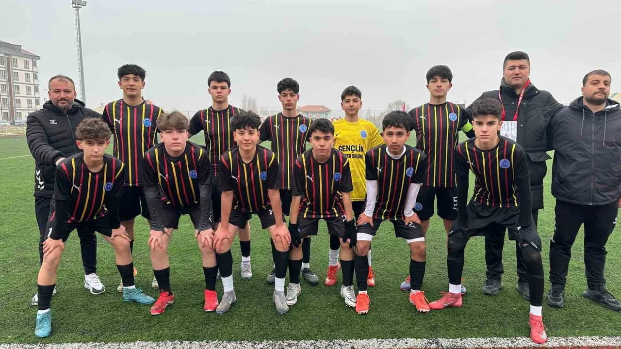 Bilecik U15 Ligi: Vitraspor 14-0 galip, 1299 Bilecik 7'de 7 yaptı