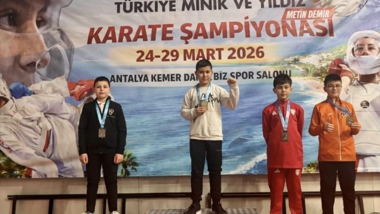 Bilecikli sporcu Musab Yağız Kurnaz Türkiye Karate Şampiyonası'nda bronz madalya kazandı