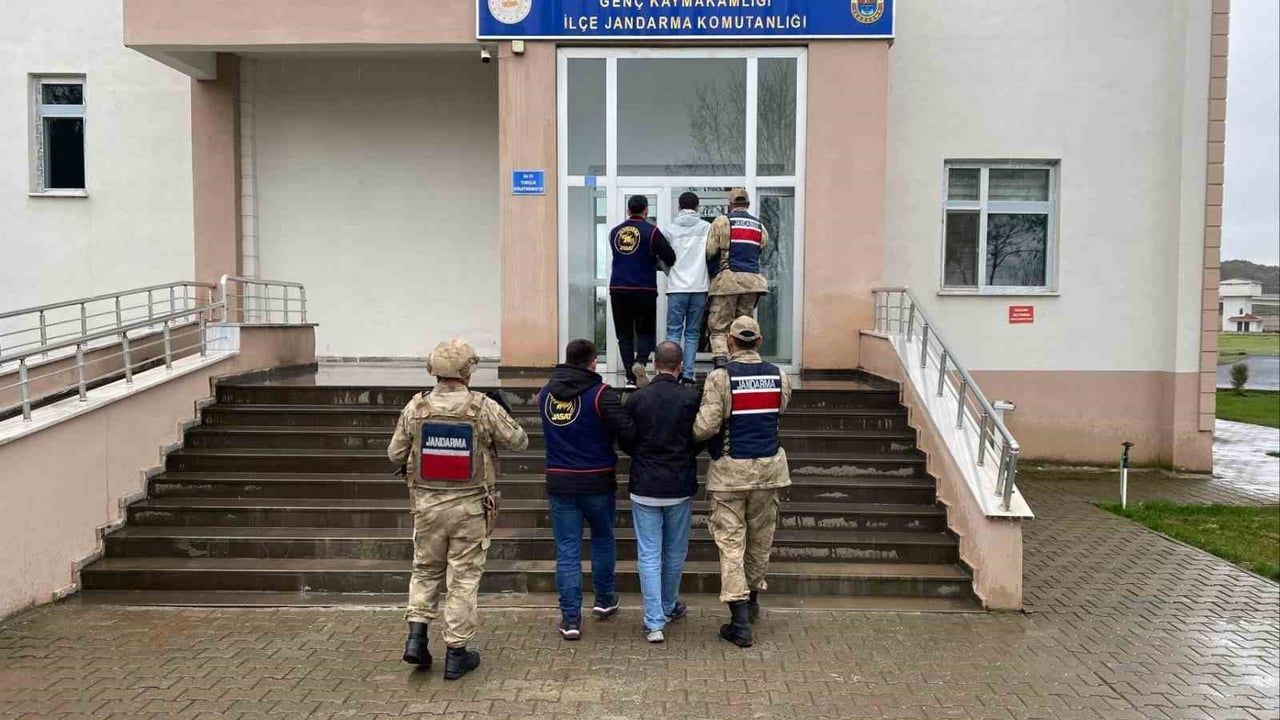 Bingöl'de jandarma operasyonu: 16 şüpheli ve 4 hükümlü yakalandı