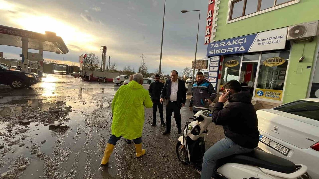 Birecik'te Sağanak Sonrası Ekipler Sahada: Heyelan ve Ulaşım Çalışmaları Sürüyor