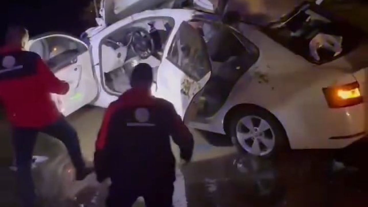 Bitlis’te otomobilin at arabasına çarpması sonucu 5 kişi yaralandı