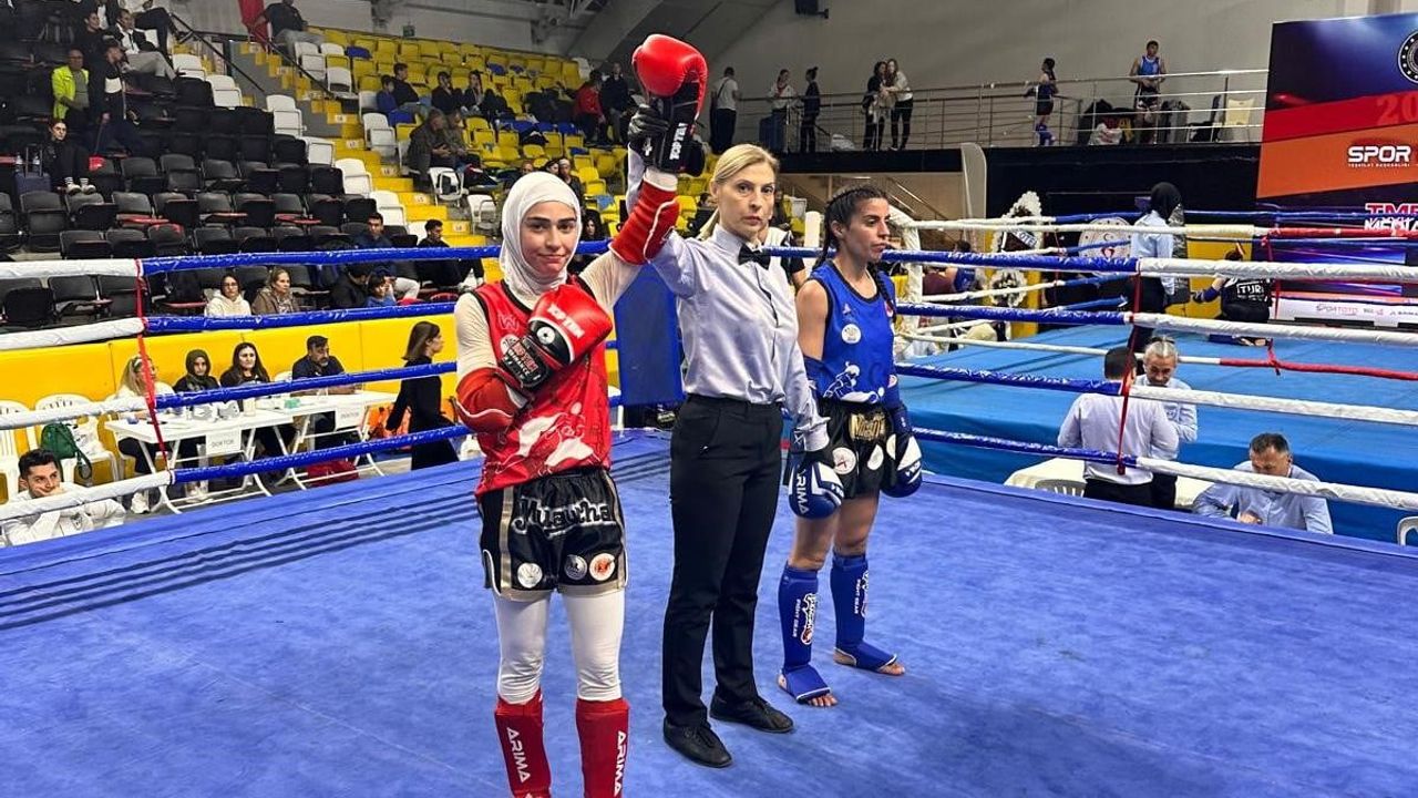 Bitlis Yeşilay Sporcuları Mersin’de Muaythai Türkiye Şampiyonası’nda Derece Elde Etti