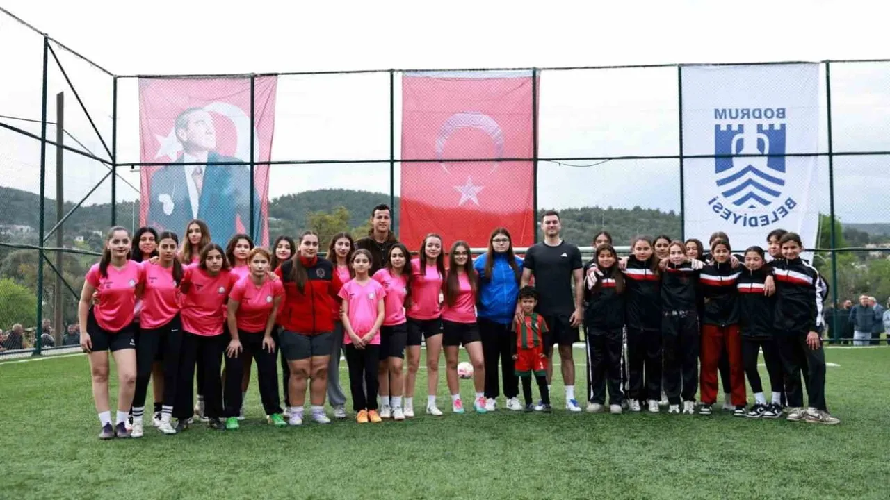 Bodrum Çiftlik Halı Saha Tesisleri açıldı: Mahalleye spor alanı kazandırıldı