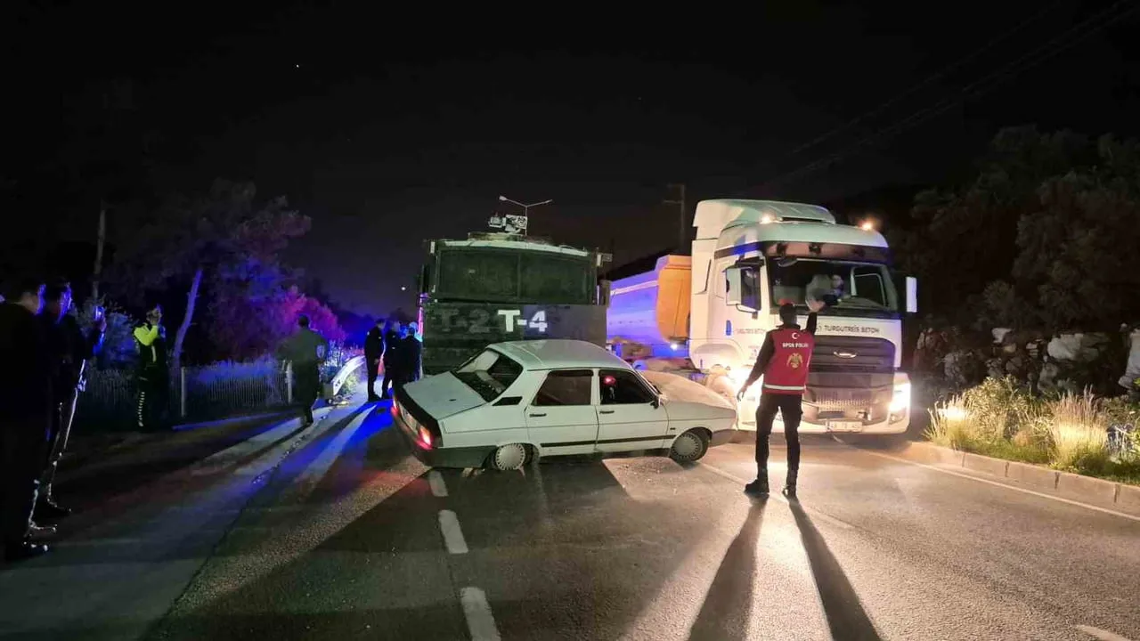 Bodrum'da TOMA ile otomobilin çarpışması: 5 kişi hafif yaralandı