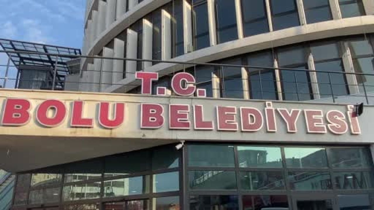 Bolu Belediyesi binasında sabah saatlerinde jandarma araması