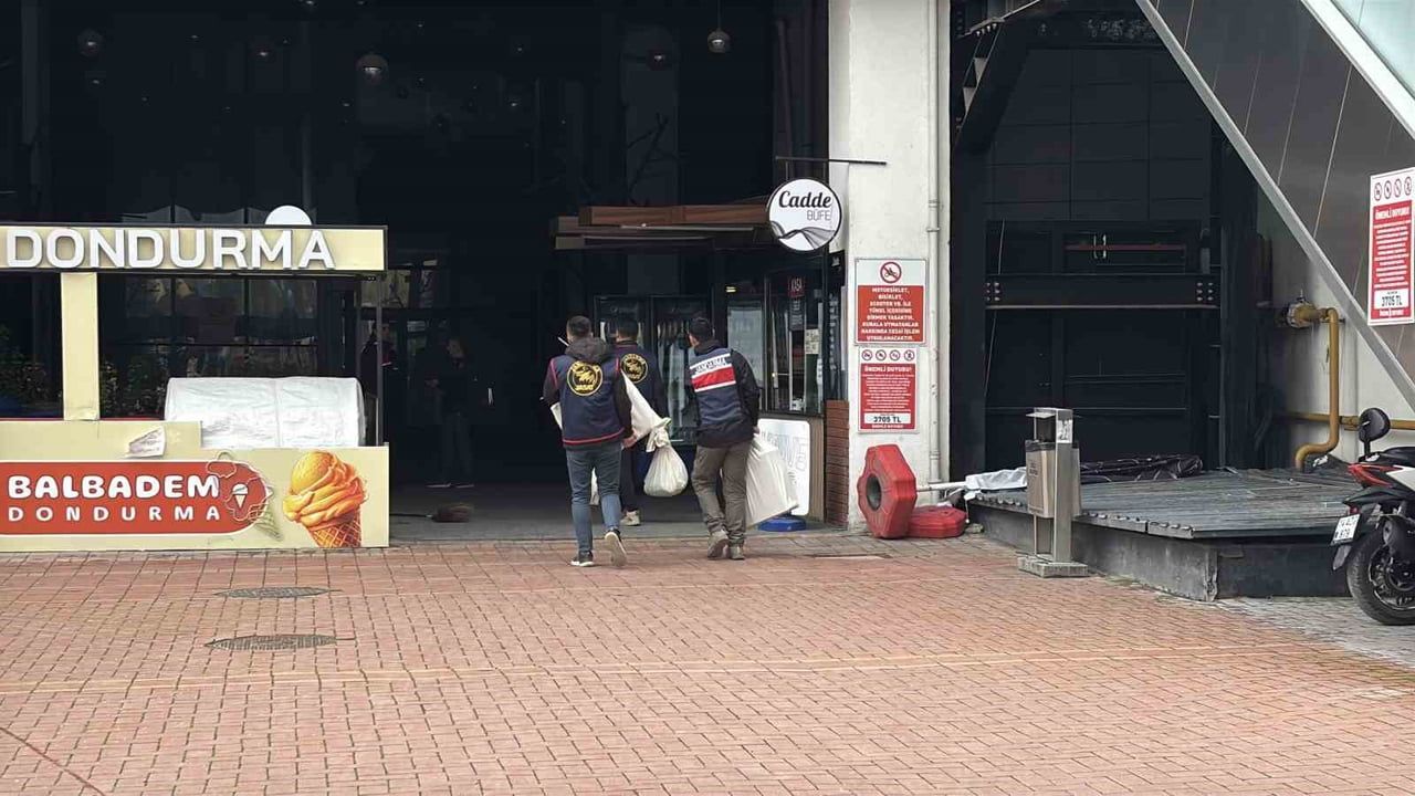 Bolu Belediyesi'ndeki aramalar tamamlandı; önemli evraklar Bolu Cumhuriyet Başsavcılığı'na götürüldü