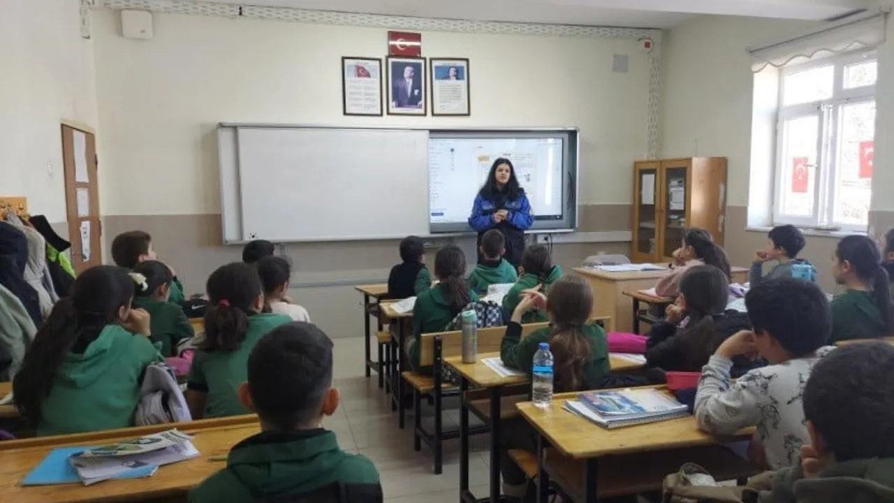 Bor'da 711 Öğrenciye Güvenlik ve Bilinçlendirme Eğitimi