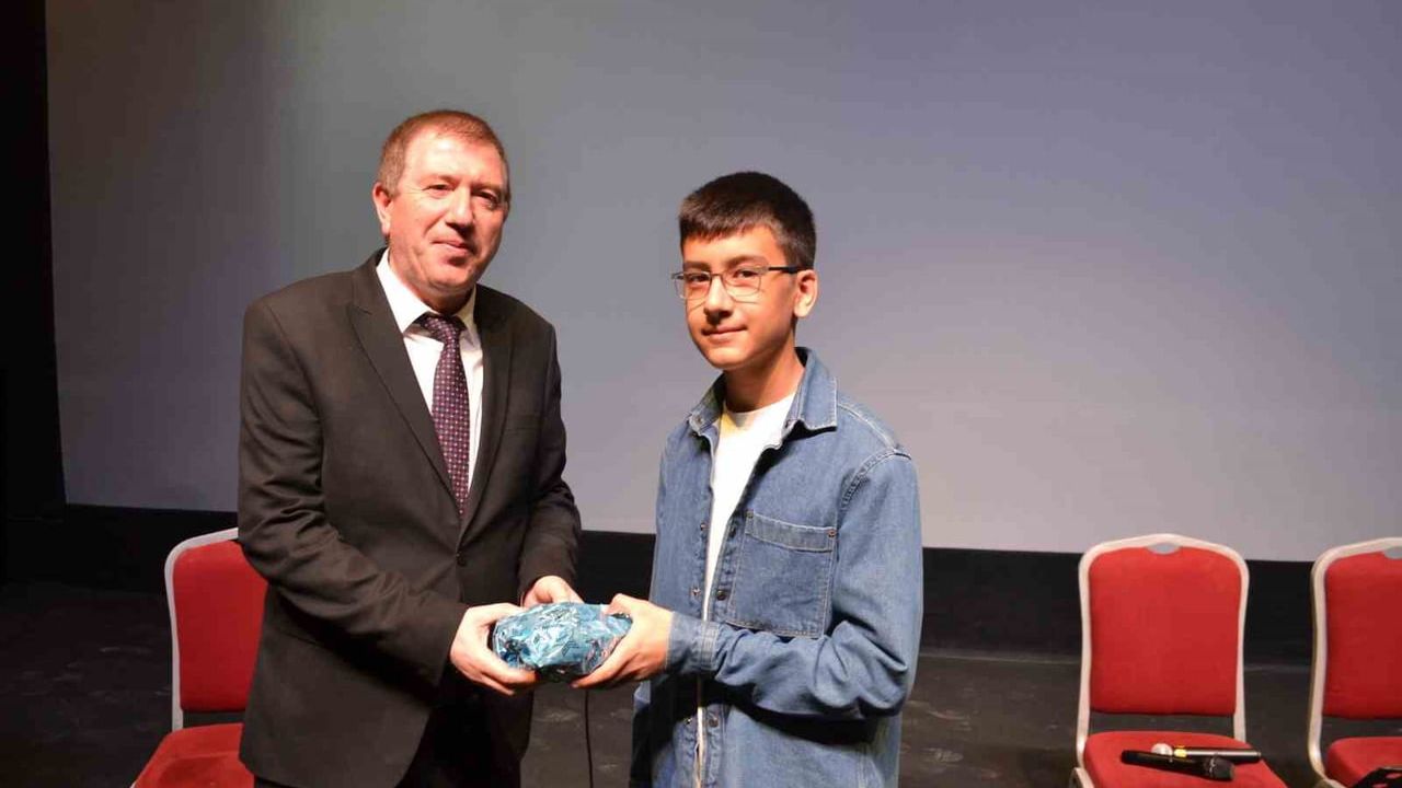 Bor’da Kütüphane Haftası: 'İyileştiren Kütüphane' temalı açılış yoğun katılımla gerçekleştirildi