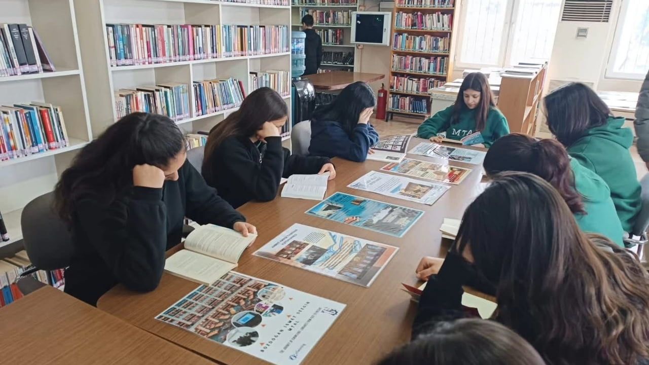 Bozdoğan'da Öğrenciler Kütüphaneler Haftası'nda Bozdoğan Halk Kütüphanesi'ni Ziyaret Etti