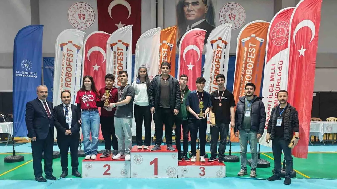 Bozdoğan İsmet Sezgin MTAL Öğrencileri Robofest'te 'En İnovatif Proje' Kategorisinde İl Üçüncülüğü Kazandı