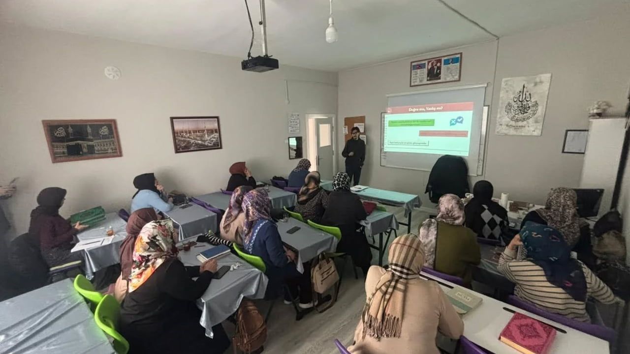 Bozüyük’te kursiyerlere ‘Sağlıklı Aile’ ve ‘Tütün Bağımlılığı’ eğitimi