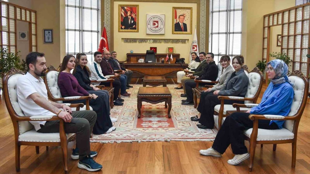 BŞEÜ'de 62. Kütüphane Haftası töreni: Kütüphaneyi en çok kullananlar ödüllendirildi