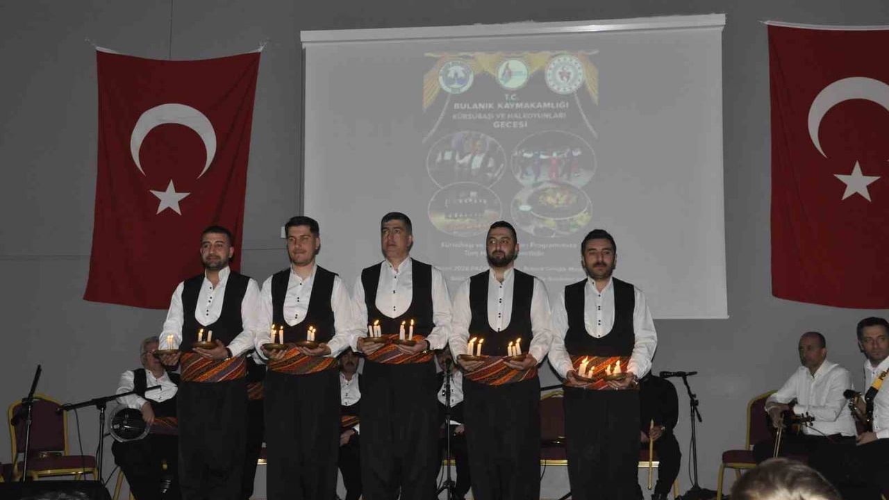 Bulanık'ta 'Kürsübaşı ve Çiğ Köfte' Etkinliği: Elazığ Yöresi Kültürü Salonda Canlandı