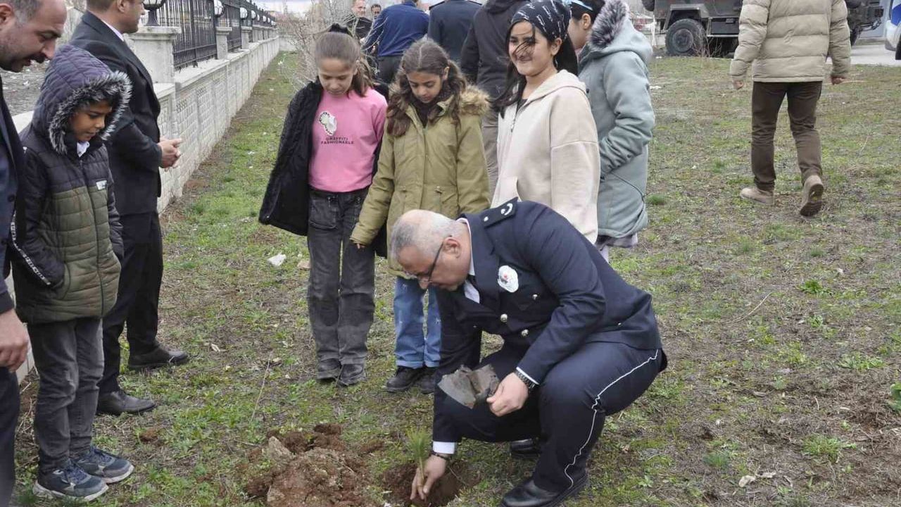 Bulanık’ta Polis Haftası etkinlikleri: Çelenk sunumu, şehit ziyareti ve fidan dikimi